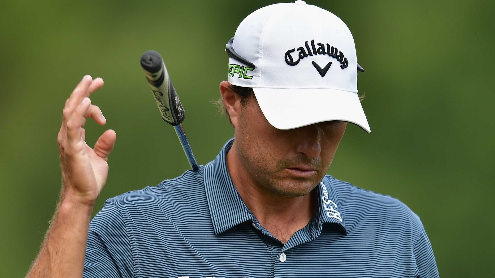 Kisner holds slim lead, Day implodes on the last